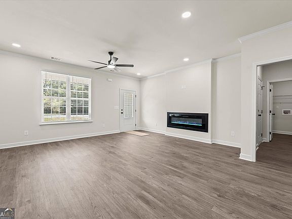 5th image of 596 O'Neal St