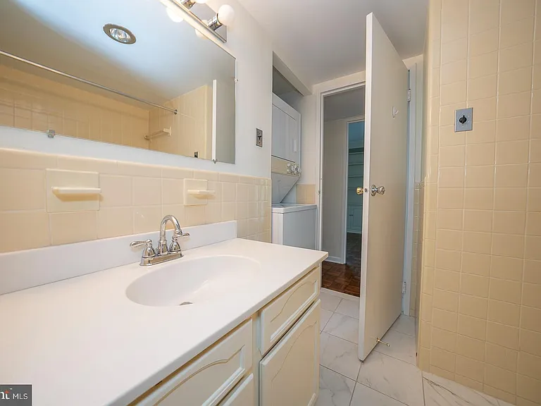 260 W Montgomery Ave #304 — Photo 28