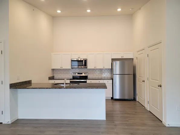 4601 Commerce St APT 301, Temple, PA 19560