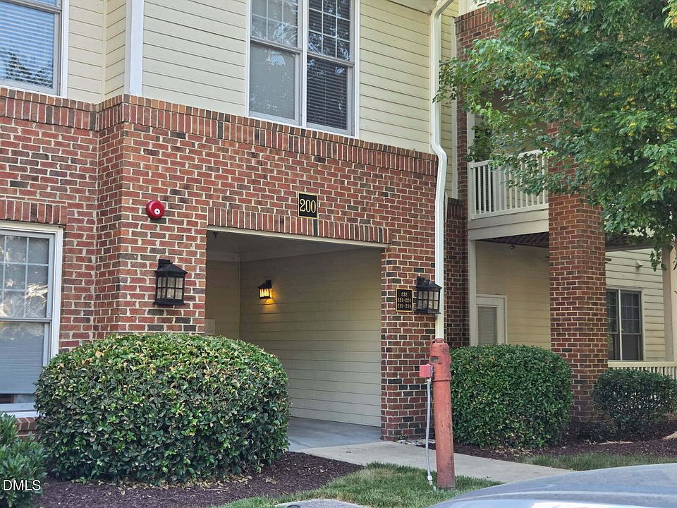 1st image of 224 Waterford Lake Dr