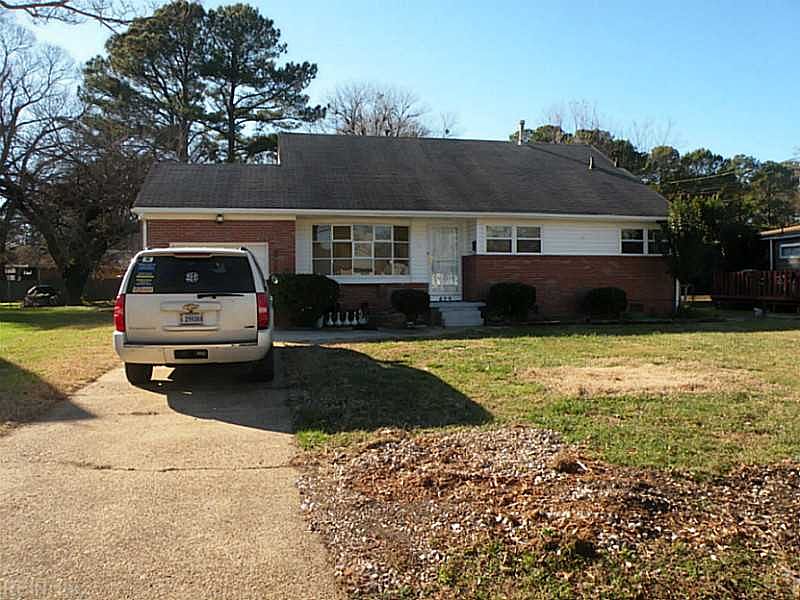 1st image of 429 Beacon Hill Cir