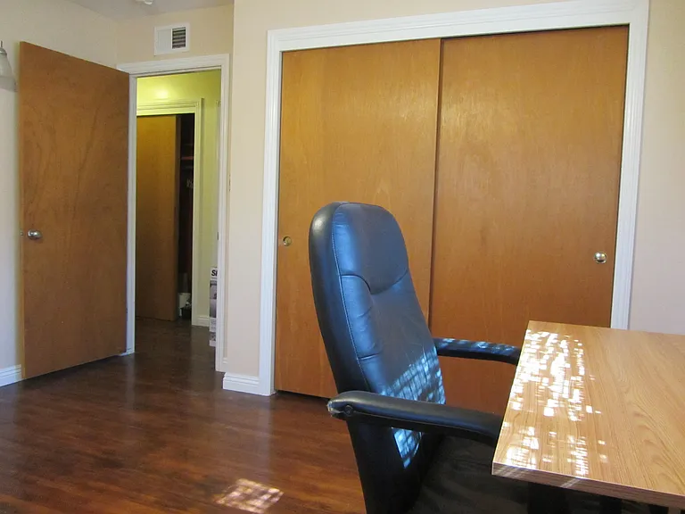 1106 W Churchill St #1 — Photo 10