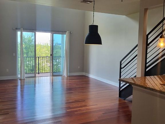5th image of 1501 Doyle Carlton Dr APT 404
