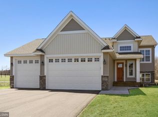 12177 317th Ln, Lindstrom, MN 55045