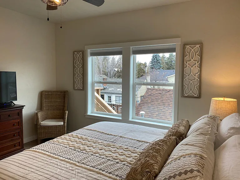 48 NW Gilchrist Ave #2 — Photo 11