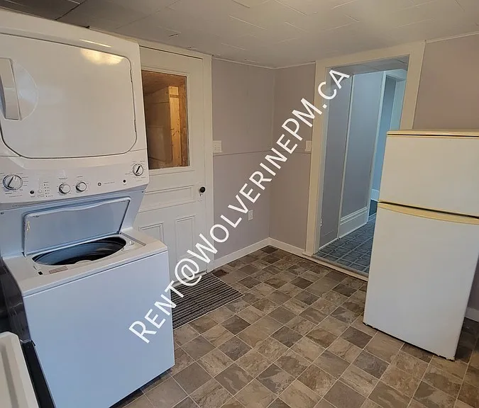409 Pleasant St #B — Photo 2