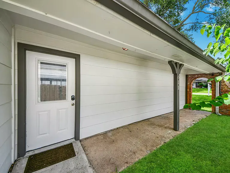 611 Sycamore Dr — Photo 23