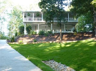 204 Riverlake Rd, Fair Play, SC 29643