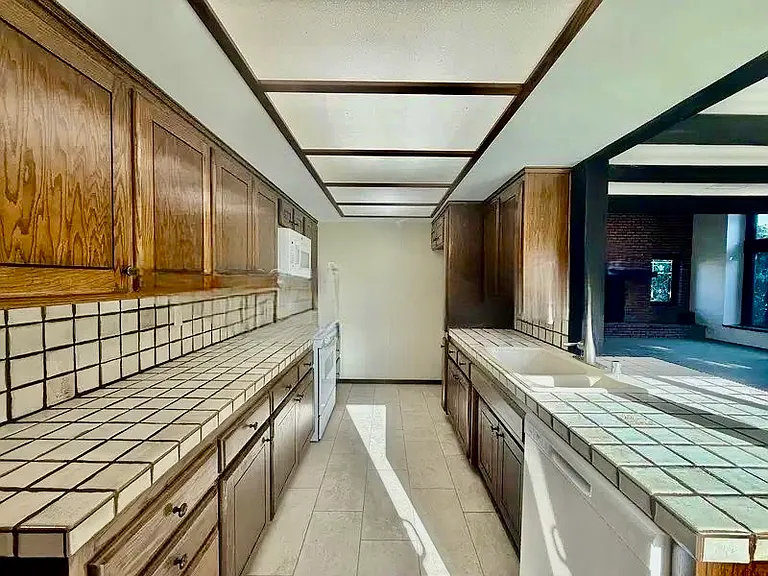 426 Galvin Cir #2 — Photo 9