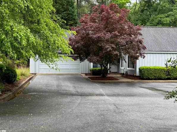 151 Woodridge Rd APT 201, Greenwood, SC 29646