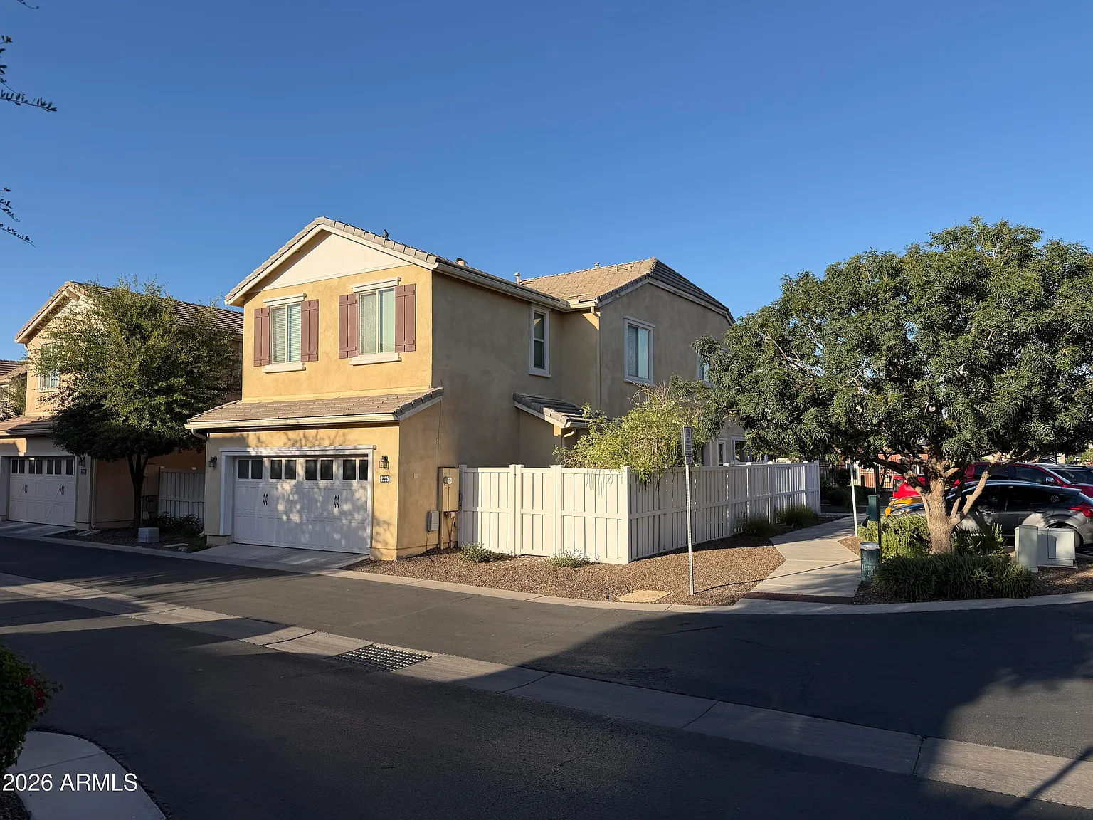 3 bed, 2.5 bath, 2129 sqft, $2,599 — Photo 2