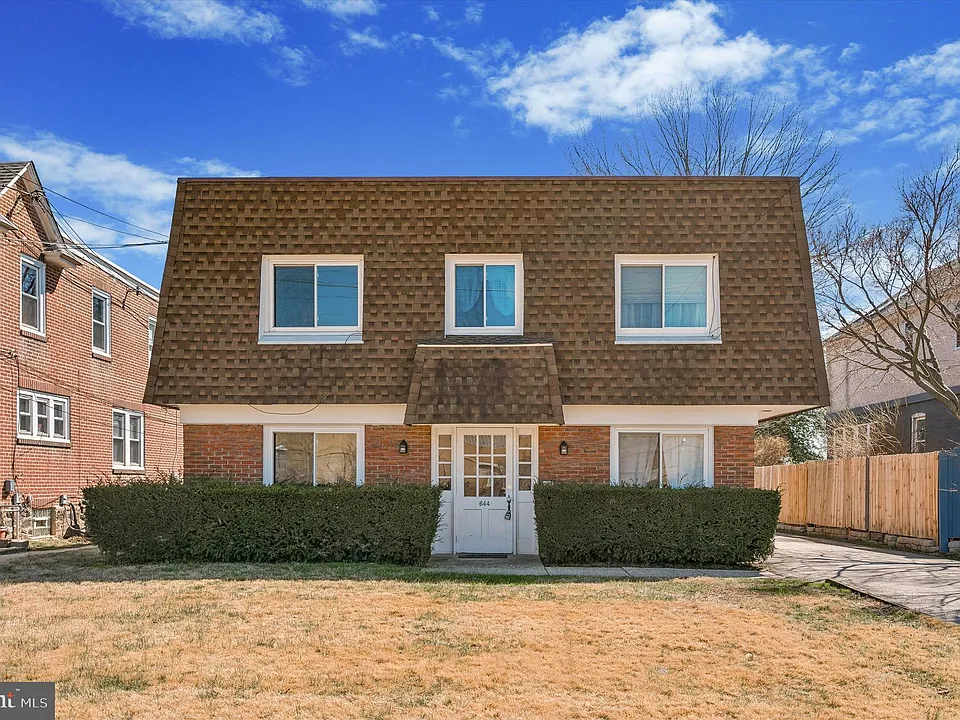 644 Maryland Ave #2
