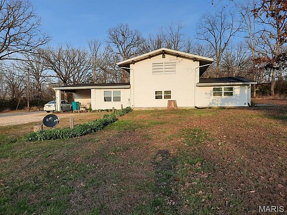 2nd image of 1116 E Springfield Rd