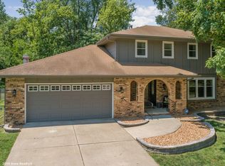 1610 NW 96th St, Clive, IA 50325