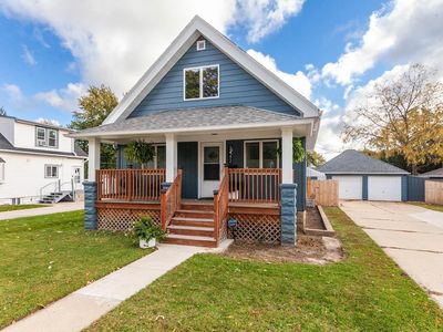 2442 South 84th STREET, West Allis, WI, 53227