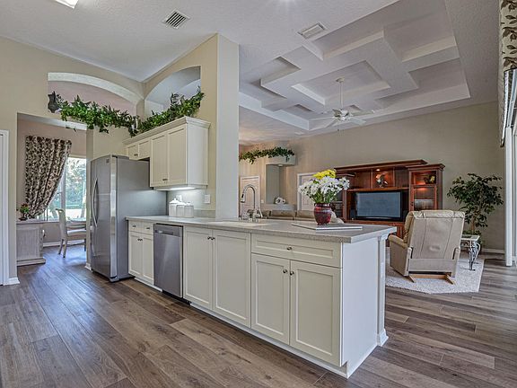 4th image of 1741 Creekwater Blvd
