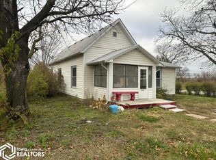 213 E Short St, Russell, IA 50238