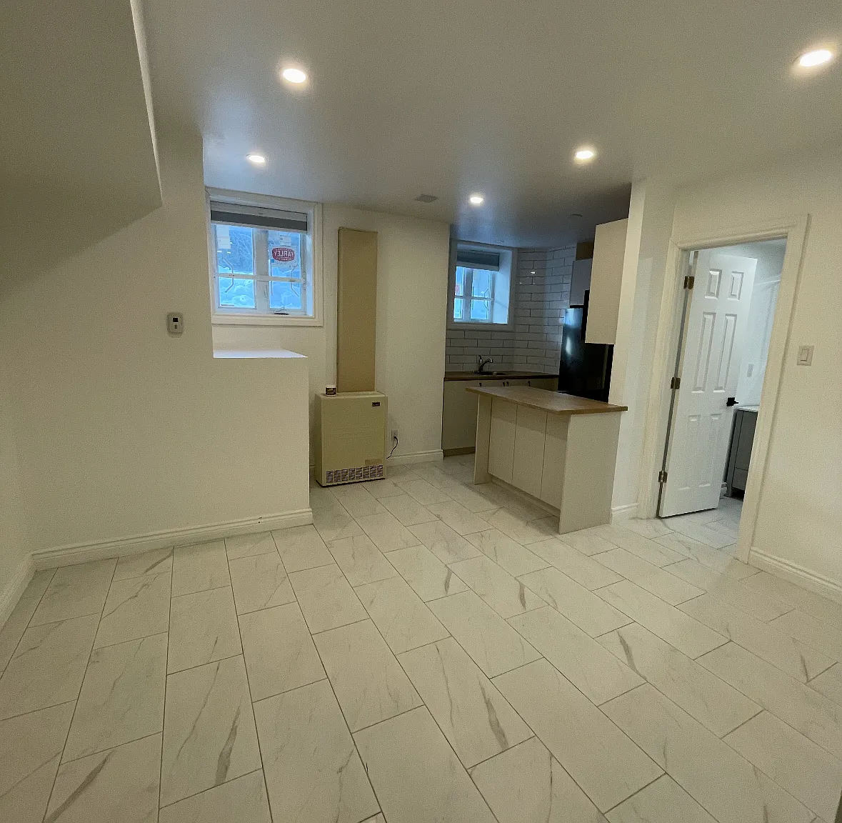 Studio, 300 sqft, $1,395 — Photo 1