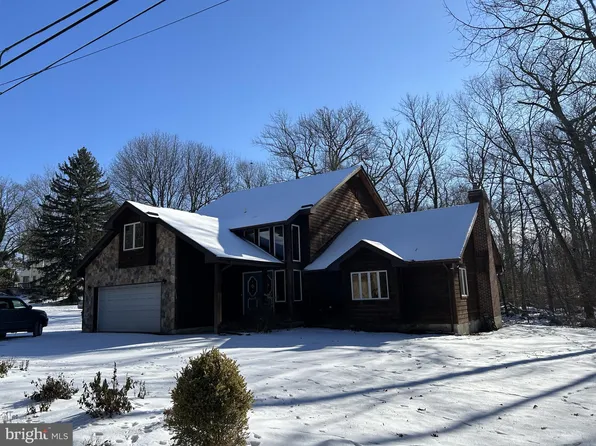 2124 Meadow Ln, Wilmington, DE 19810