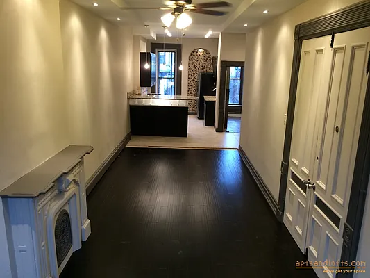 Rented by aptsandlofts.com | media 23