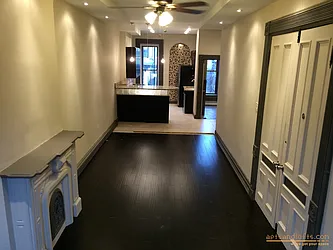 Rented by aptsandlofts.com