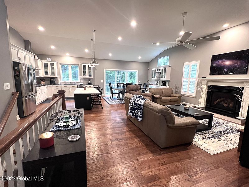 5th image of 35 Linden Park Drive