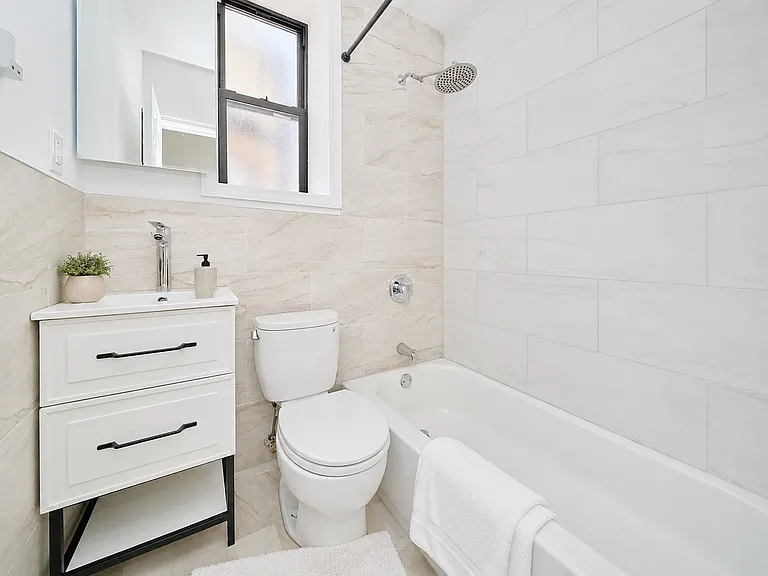 698 Hancock St #2L — Photo 10
