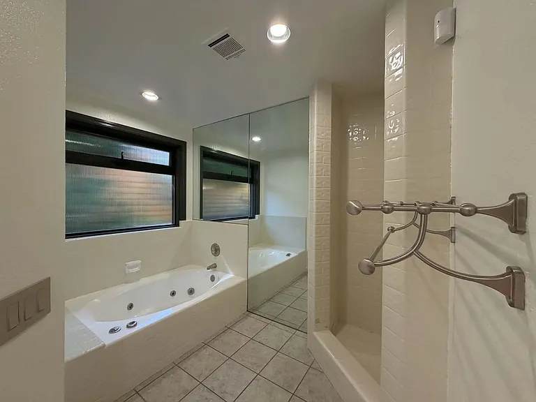 10 Venus Dr — Photo 55