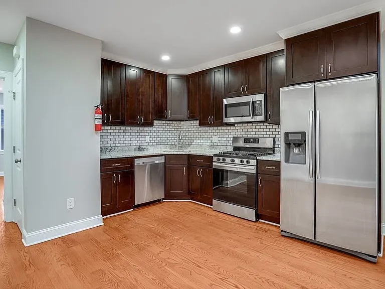 1714 W Virginia Ave NE #3 — Photo 3