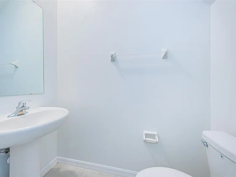 8327 Crescent Oaks Dr — Photo 21