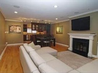 1344 N Sutton Pl #B32, Chicago, IL 60610