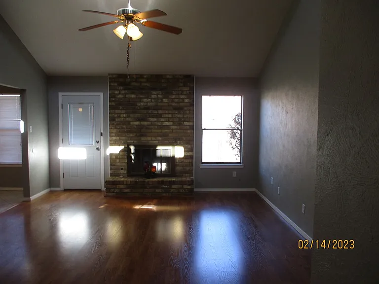 3700 Dauphine Ct — Photo 5