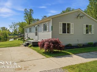 2122 Michigan St, Algonac, MI 48001