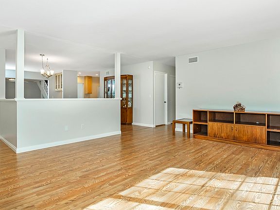 4th image of 11051 Madrigal St