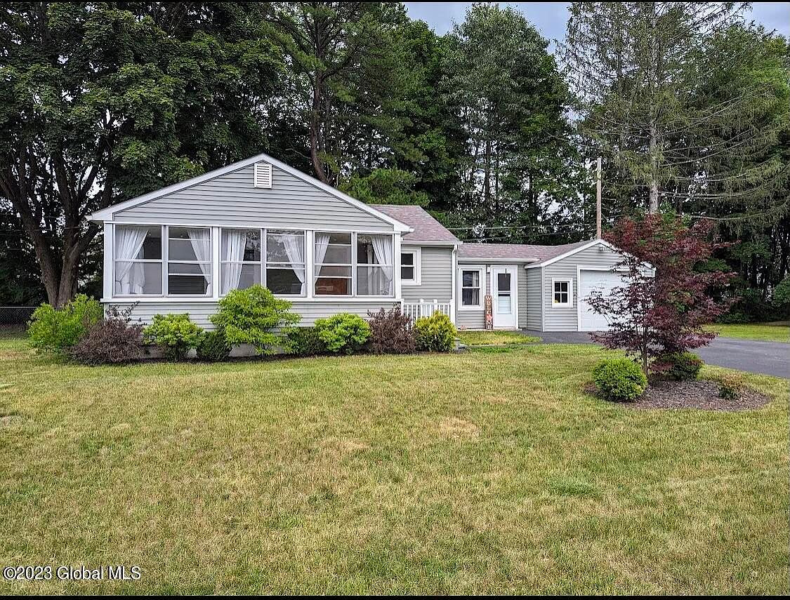 17 East Road, South Glens Falls, NY 12803 Zillow
