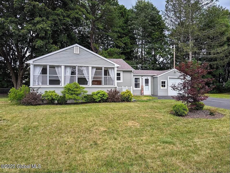 17 East Road, South Glens Falls, NY 12803 Zillow