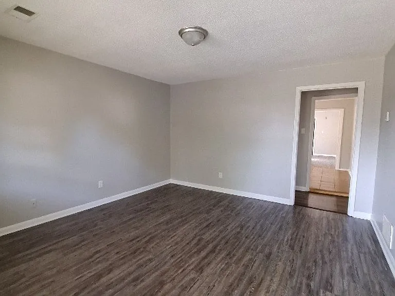2717 Carnes Ave — Photo 8