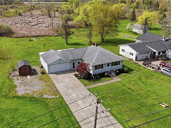 4th image of 1822 Webb Rd