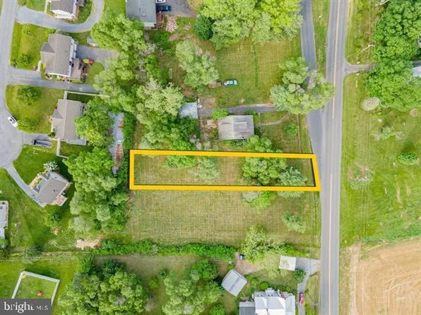 2 Town Hall Rd, Mc Gaheysville, VA 22840