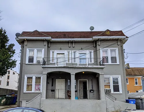 99-101 Harrison Pl Photo 1