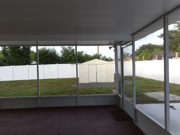 2337 Greenwood St — Photo 27