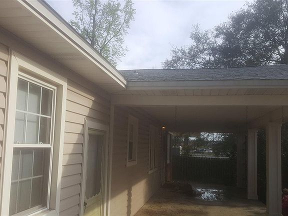 5th image of 9500 Hillview Dr
