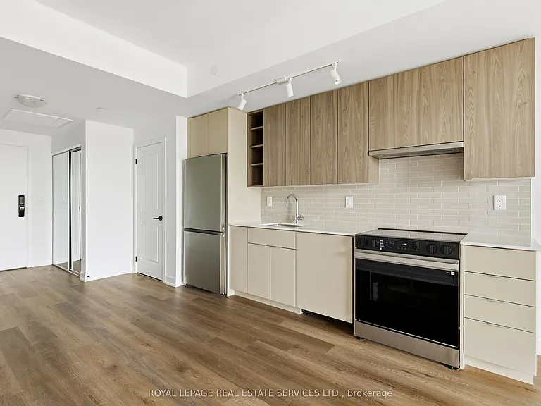 2075 Lakeshore Rd #711 — Photo 8