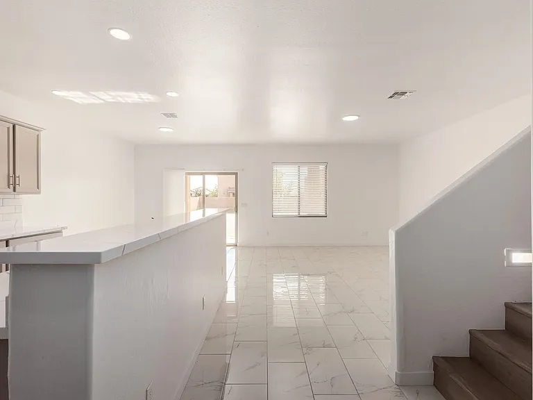 24409 W Sheraton Ln — Photo 15