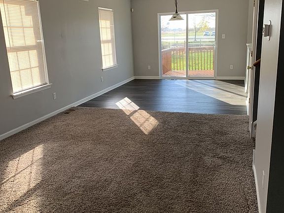 4th image of 203 Academy Ln
