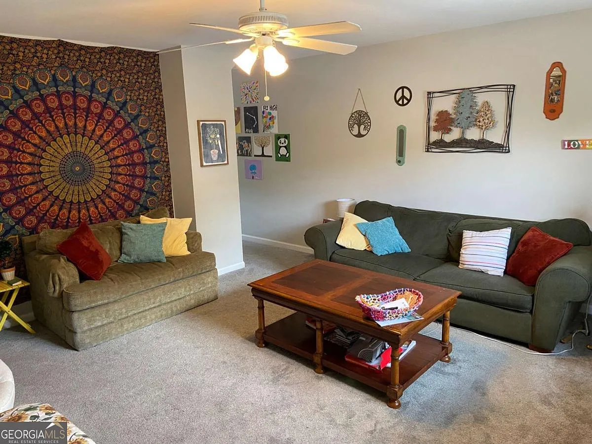 4 bed, 2.0 bath, 1536 sqft, $1,900 — Photo 2