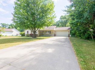 2016 Pleasant Oak Dr, Muskegon, MI 49445