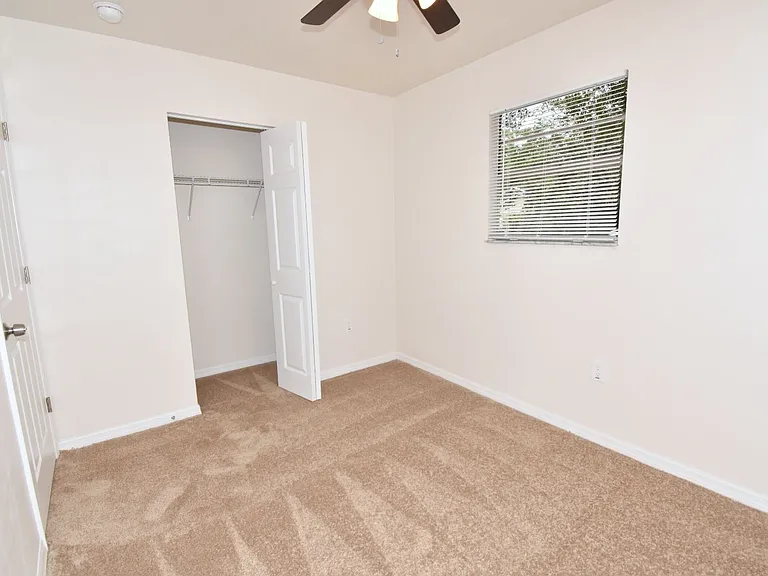 2035 NW 33rd Ave — Photo 8