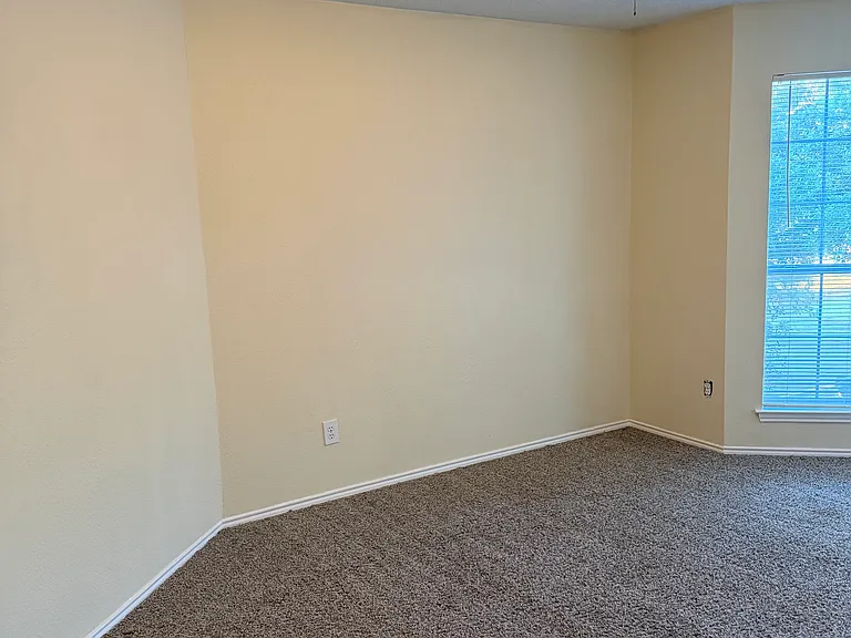 608 Herefordshire Ln — Photo 8