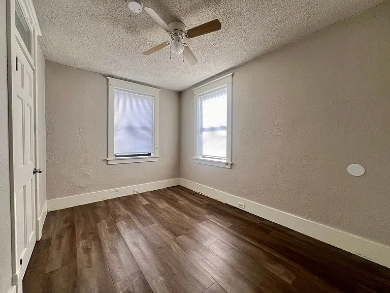 300 Belgrade Ave #401 — Photo 5